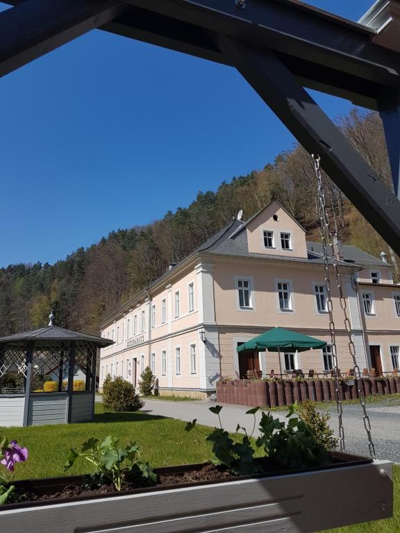 Budova, kde se hotel nachází