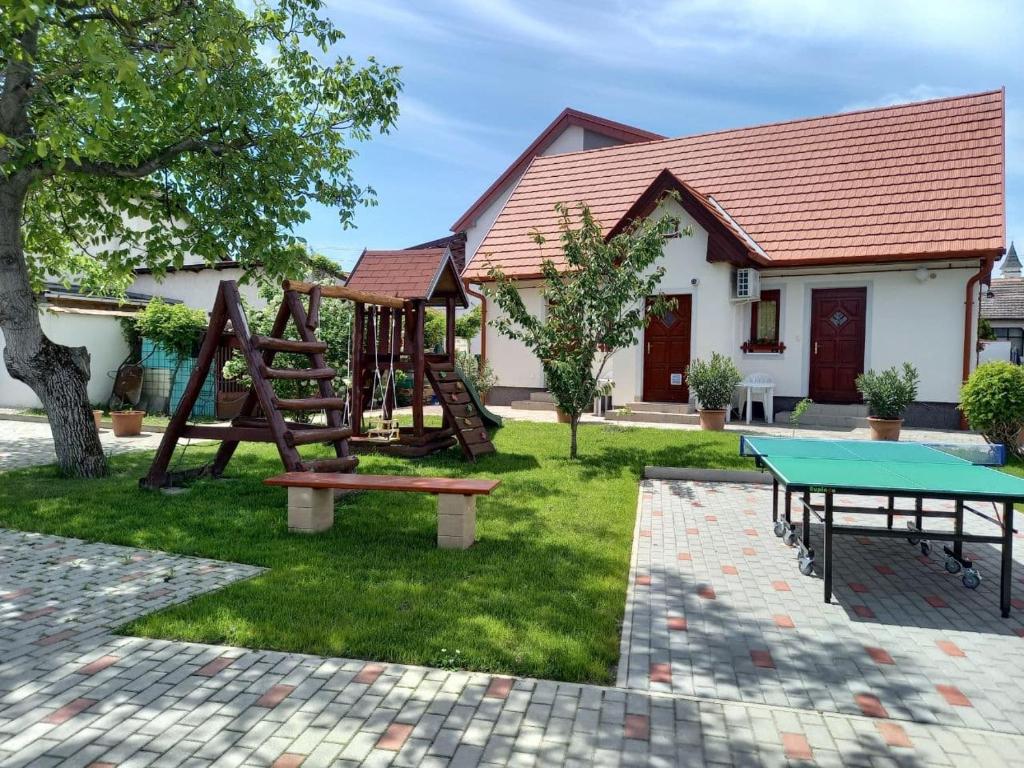 Vonkajšia záhrada v ubytovaní Kertész Apartmanok