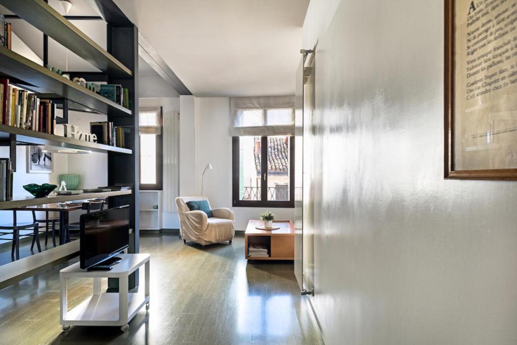 MANSARDINA - 1 min from Accademia - duplex stylish and cosy - 11