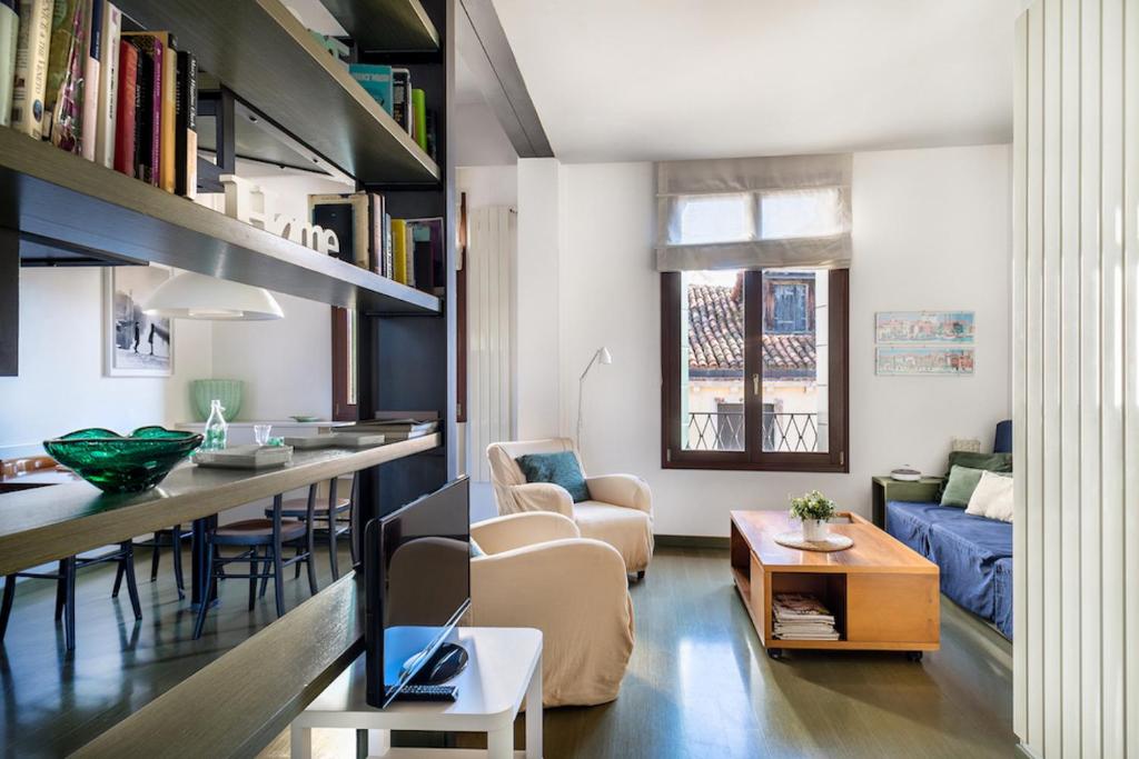 MANSARDINA - 1 min from Accademia - duplex stylish and cosy - 13