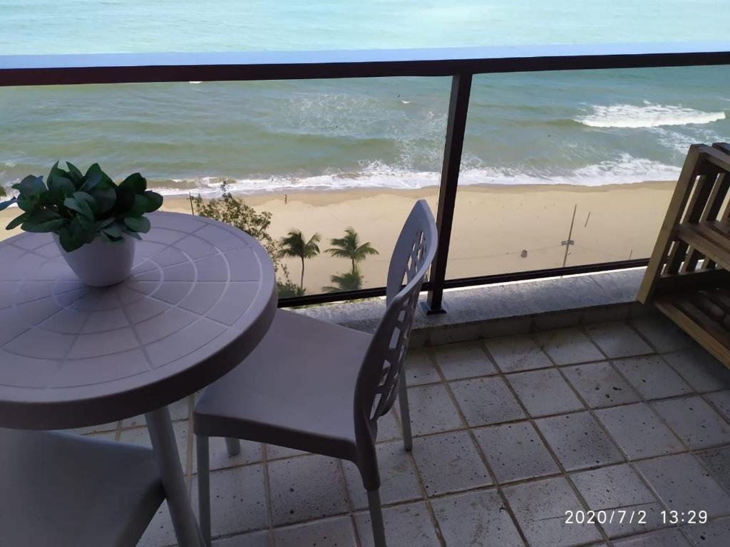  Flat no Golden Beach com varanda gourmet