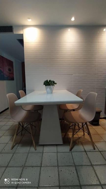  Flat no Golden Beach com varanda gourmet