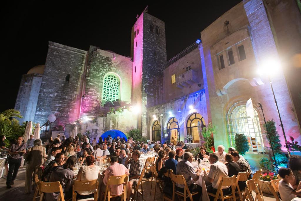 אורחים שוהים ב-Scots House Hotel