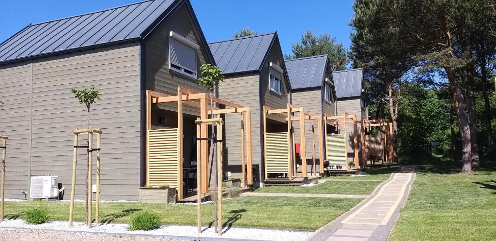 a row of modular homes in a row at SOSNOWY KLIFF in Niechorze