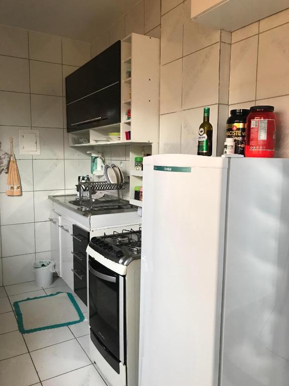  Quarto inteiro vista mar em apartamento na Pituba hospedado por Janai