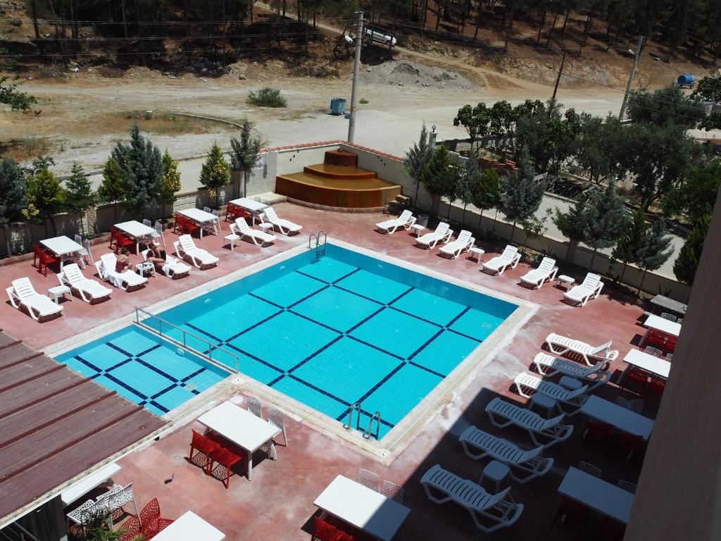 Bazén v ubytování Mucize Termal Spa nebo v jeho okolí