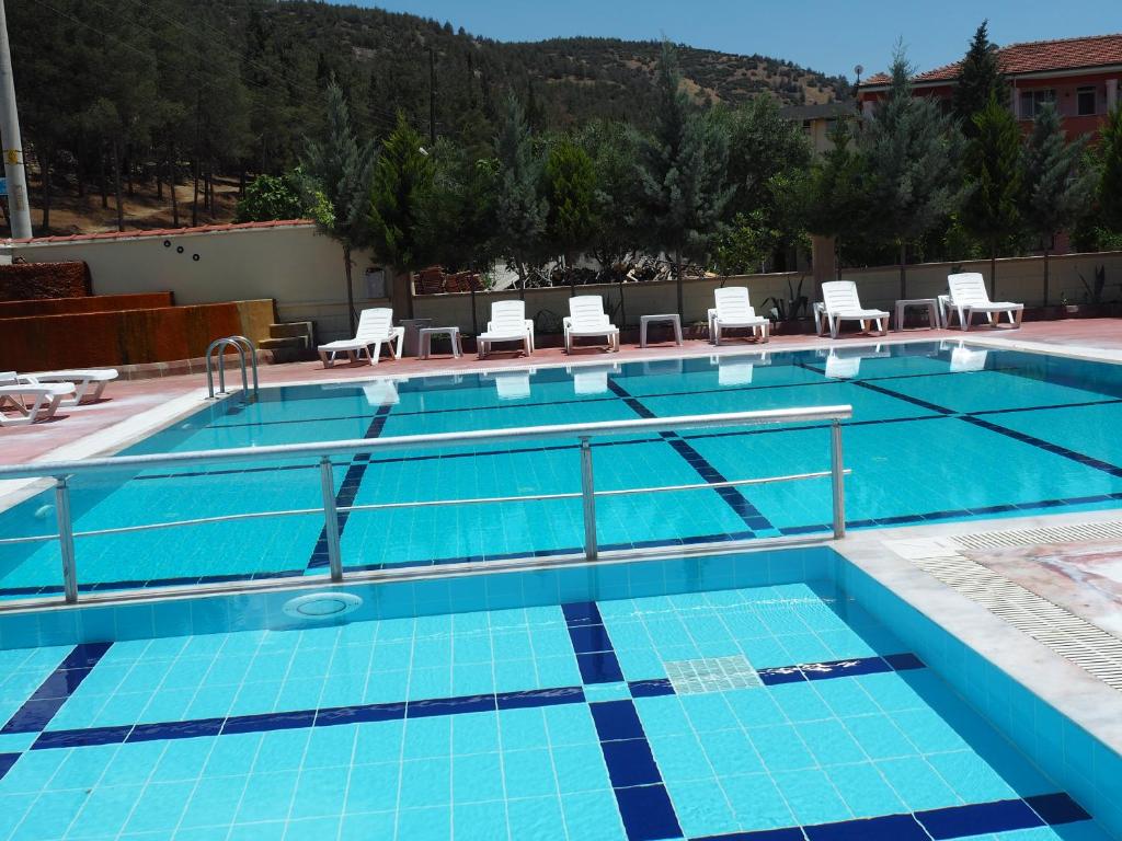 Bazén v ubytování Mucize Termal Spa nebo v jeho okolí
