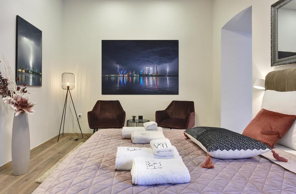 D&A Central Luxury Apartments with FREE Parking - Standard Apartment