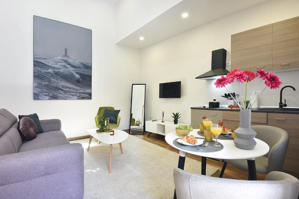 D&A Central Luxury Apartments with FREE Parking - 6