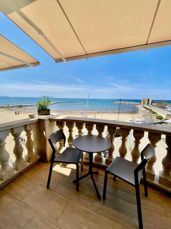 Sea View Apartment - 2 Bedrooms - Housity