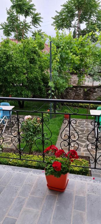 Garden Guest House - Image 10