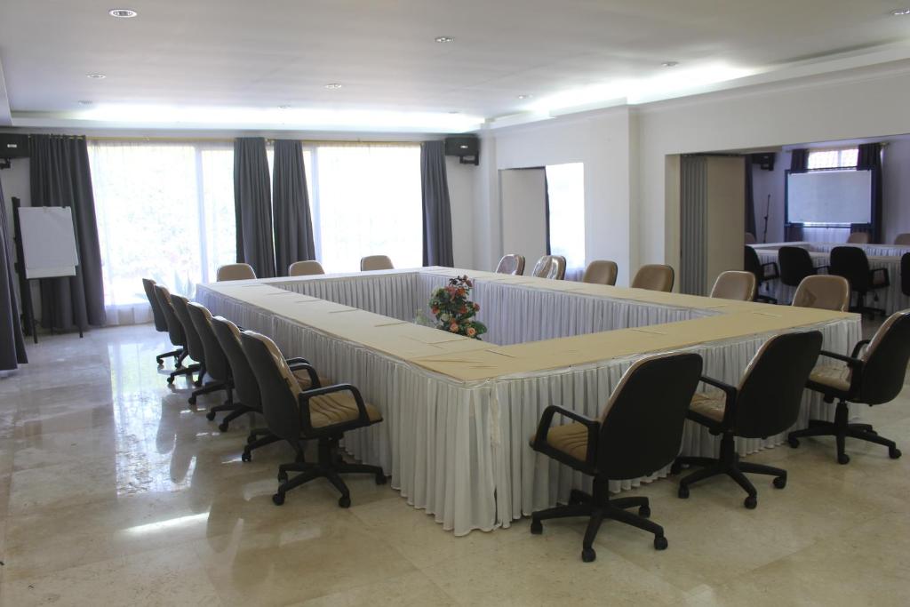 Konferenční prostory v ubytování HOTEL & WISMA BINTANG JADAYAT