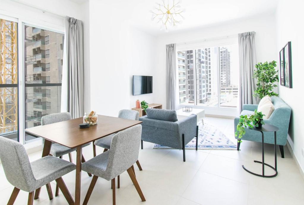 Stella Stays Blissful 1 BDR Dubai JVC Private Balcony, Dubaï Tarifs 2024