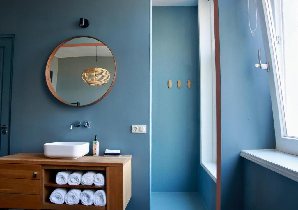 Bij Isa & Max - One-Bedroom Apartment