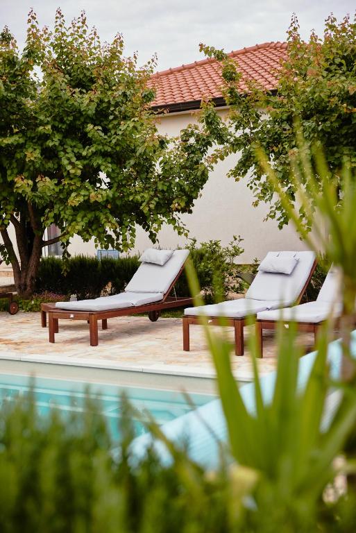 Fotografia z galérie ubytovania Villa Sunny Garden with private heated pool v destinácii Kaštela