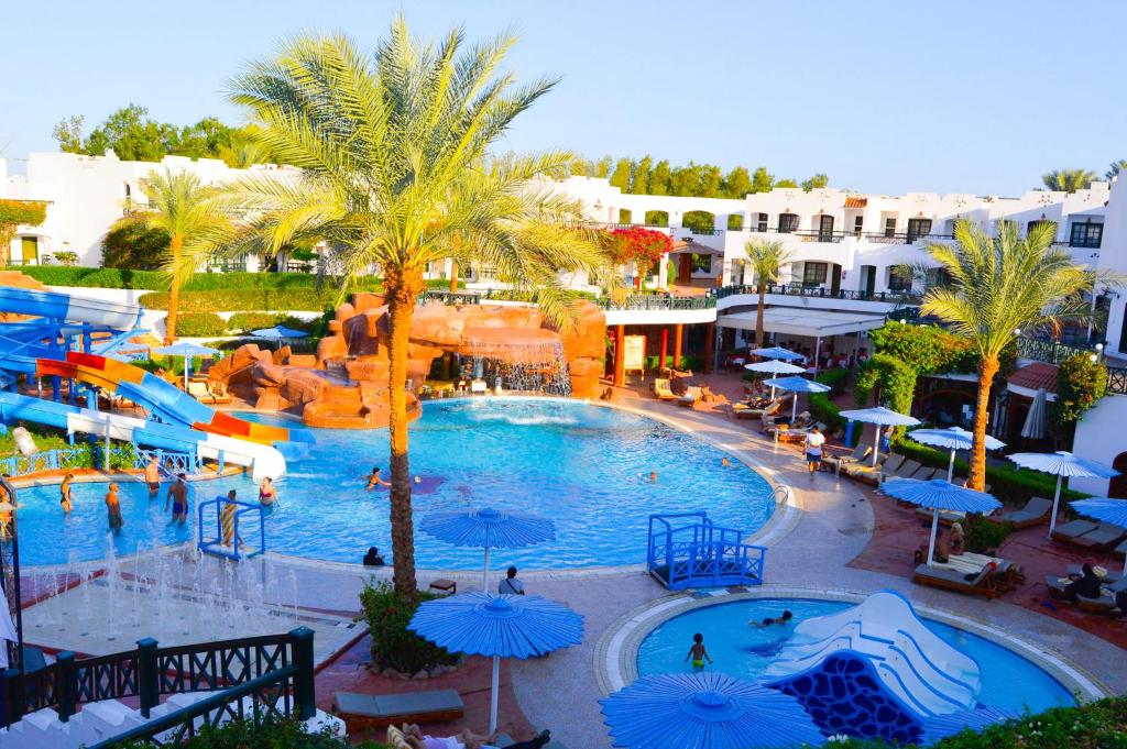 Bazén v ubytování Verginia Sharm Resort & Aqua Park nebo v jeho okolí