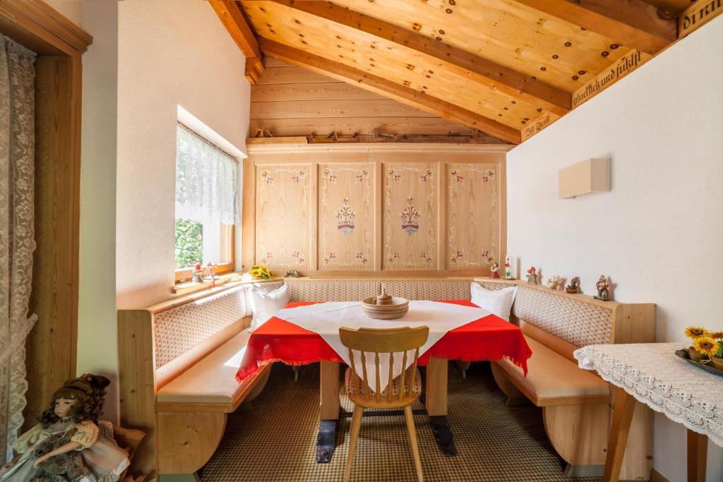 Część wypoczynkowa w obiekcie Moosmair Ferienwohnung 1