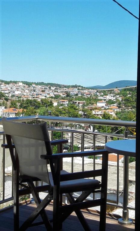 Balkón alebo terasa v ubytovaní Ikos Studios and Apartments