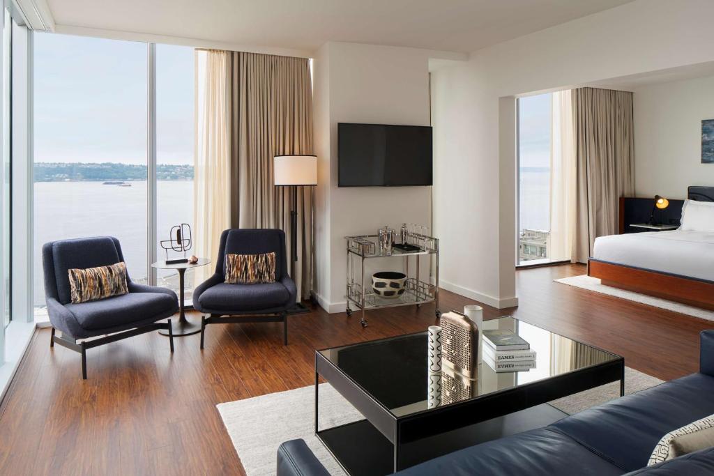 Thompson Seattle, by Hyatt - Studio Suite With Water View