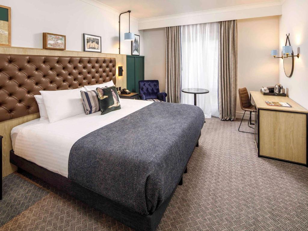 Postel nebo postele na pokoji v ubytování Mercure Oxford Hawkwell House Hotel