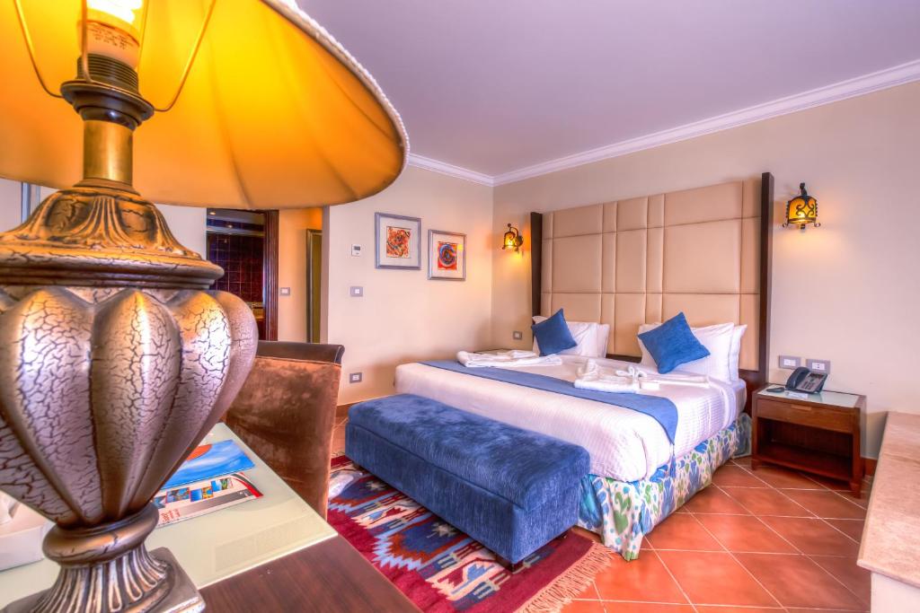 Postel nebo postele na pokoji v ubytování Porto Matrouh Beach Resort