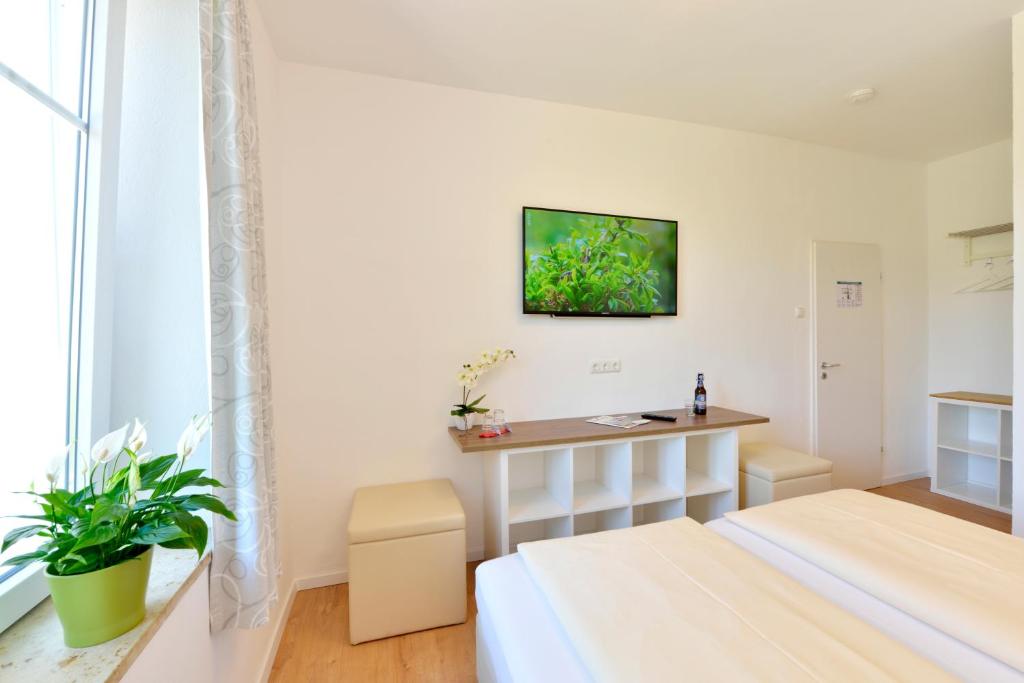 Hotel Garni Pension Gambrinus - 9