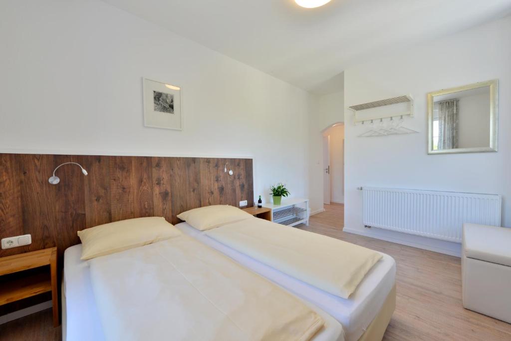 Hotel Garni Pension Gambrinus - 7