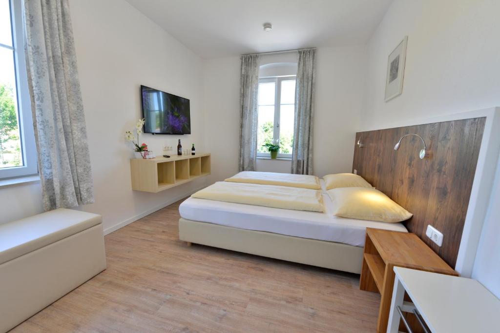 Hotel Garni Pension Gambrinus - 11