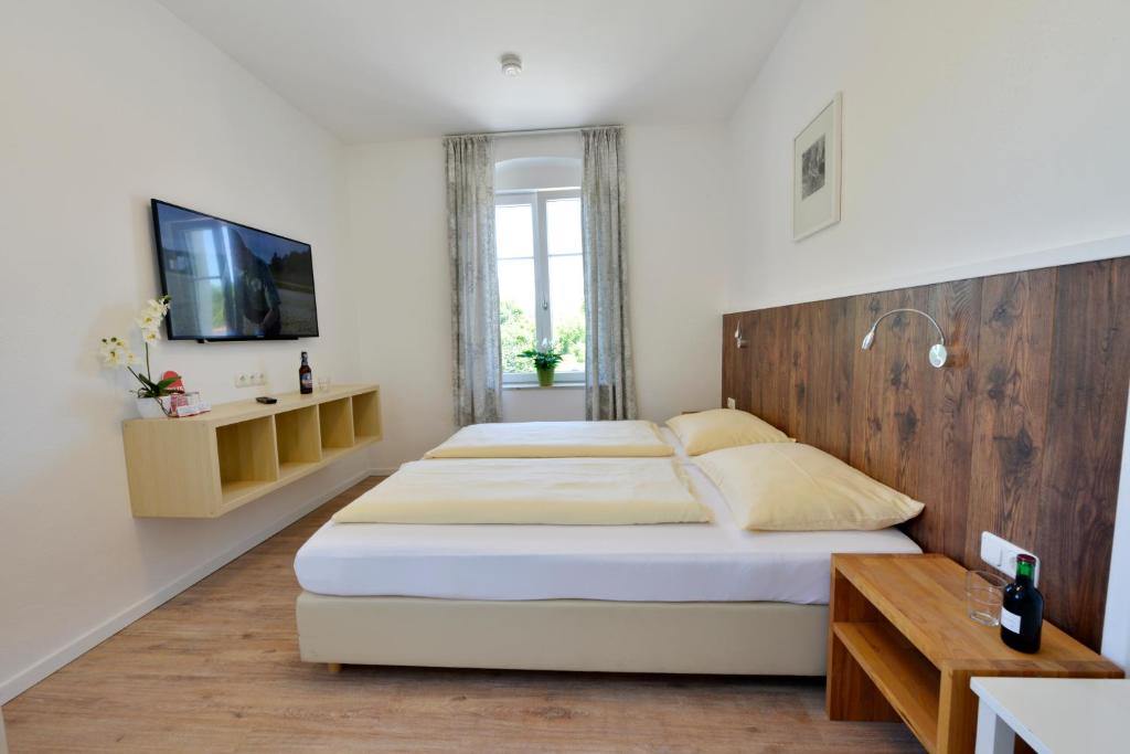 Hotel Garni Pension Gambrinus - 16