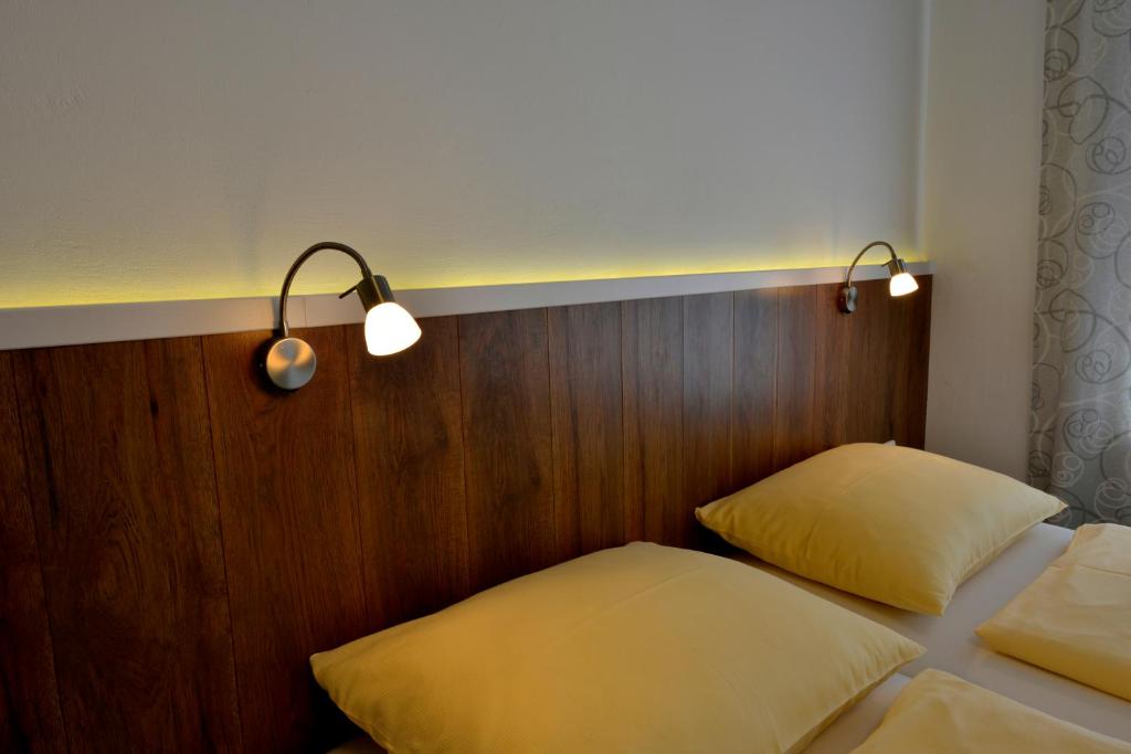 Hotel Garni Pension Gambrinus - 18