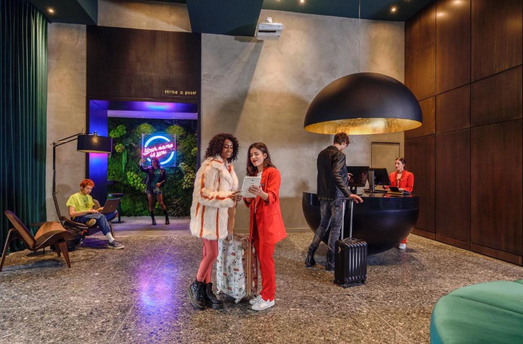 Hostia v ubytovaní ONOMA Hotel