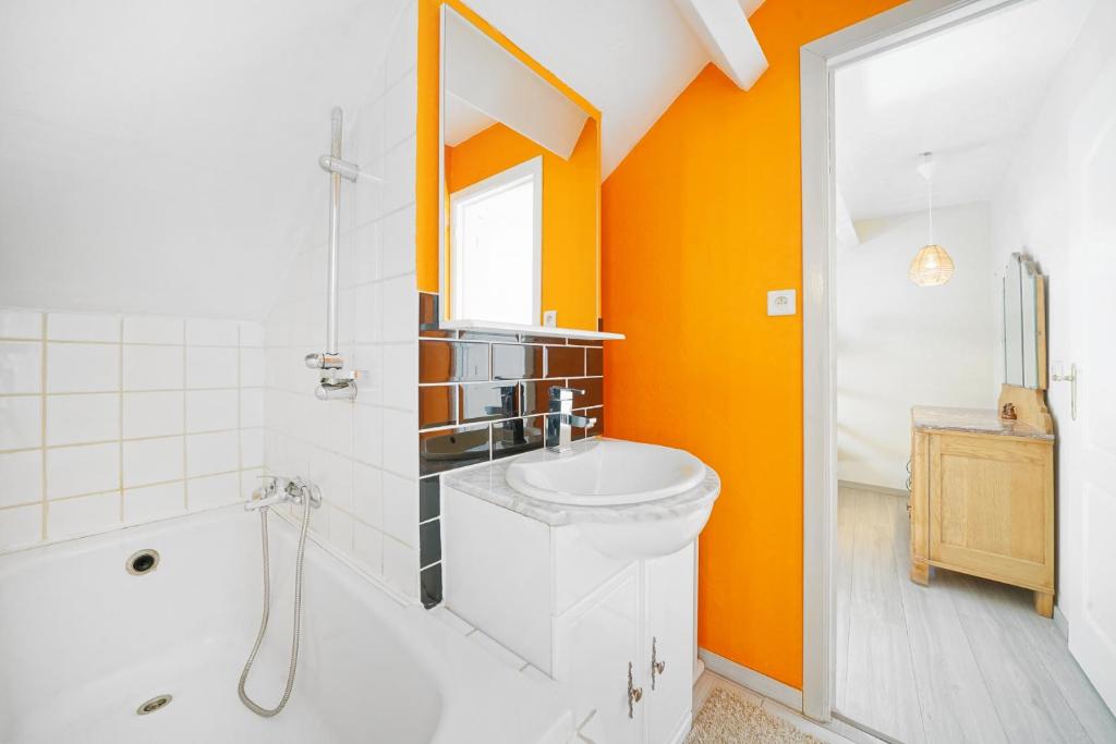 Koupelna v ubytování Le Clos Arboré (Gîte)