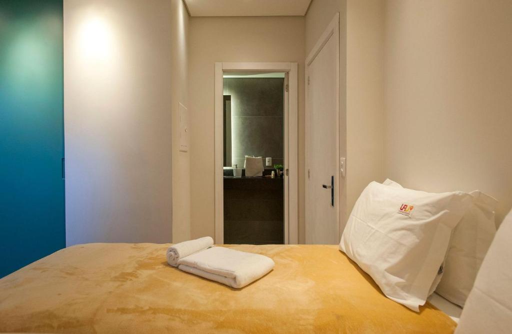 HOMELLAND 402 C - COBERTURA 3 SUÍTES NO CENTRO COM VISTA PARA O VALE  HOMELLAND 402 C - COBERTURA 3 SUÍTES NO CENTRO COM VISTA PARA O VALE