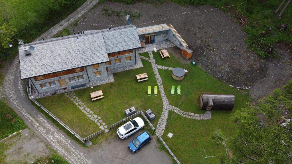 The building in which az apartmanházakat is located