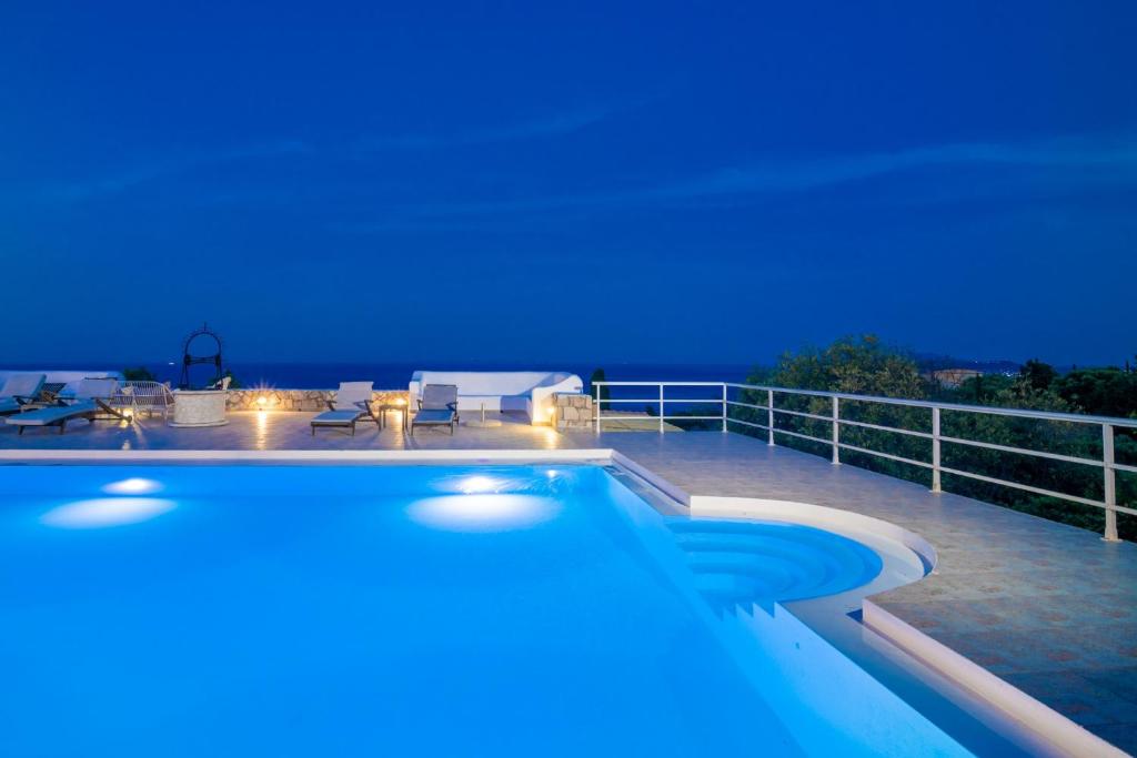 Piscina en o cerca de Armyra Villas