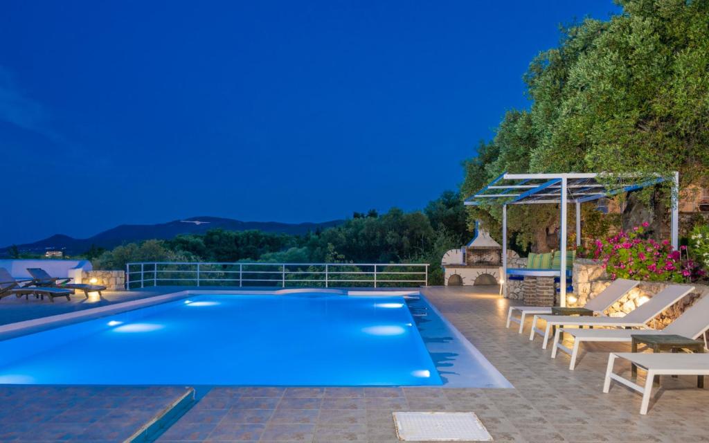 Piscina en o cerca de Armyra Villas