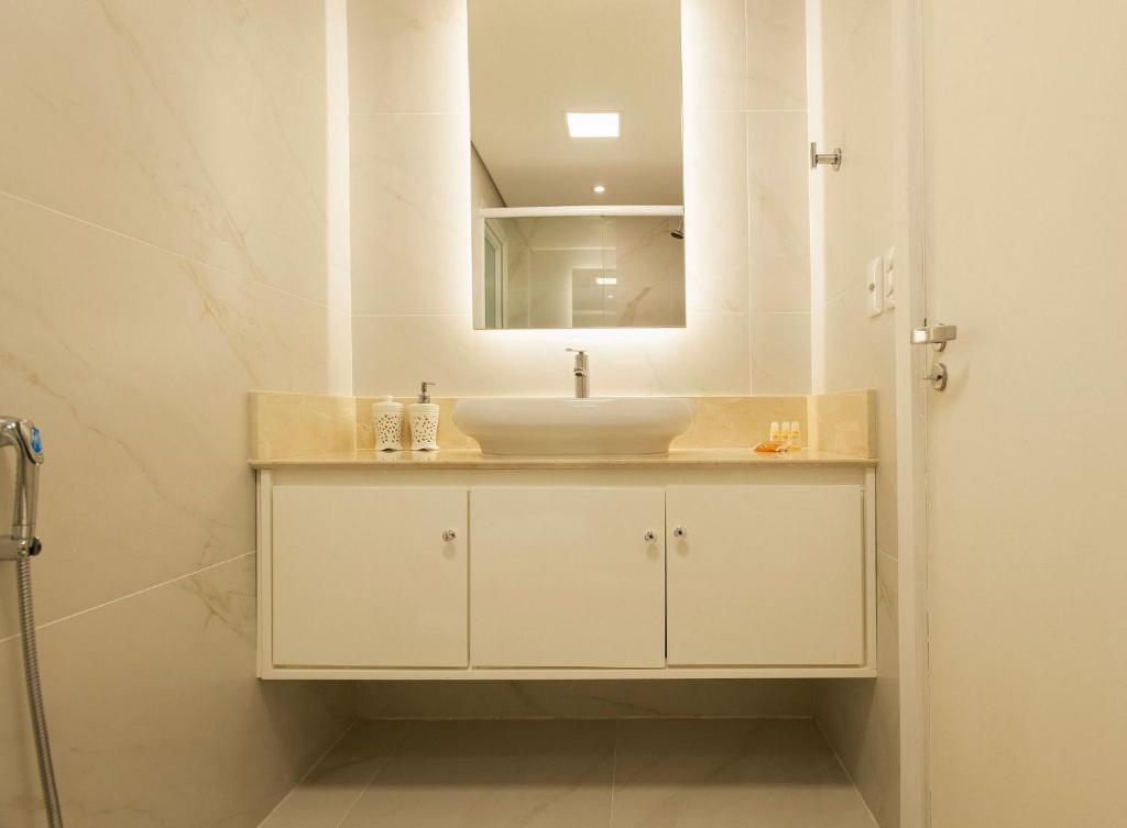 HOMELLAND 402 C - COBERTURA 3 SUÍTES NO CENTRO COM VISTA PARA O VALE  HOMELLAND 402 C - COBERTURA 3 SUÍTES NO CENTRO COM VISTA PARA O VALE