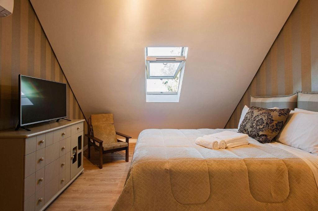 HOMELLAND 402 C - COBERTURA 3 SUÍTES NO CENTRO COM VISTA PARA O VALE  HOMELLAND 402 C - COBERTURA 3 SUÍTES NO CENTRO COM VISTA PARA O VALE