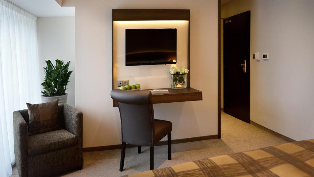 TV a/nebo společenská místnost v ubytování AZUL Hotel & Restaurant Partizánske