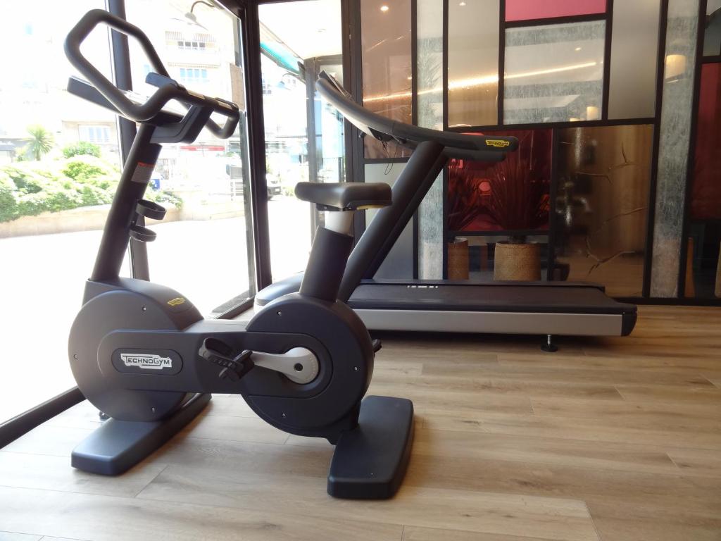 Fitness centrum a/nebo fitness zařízení v ubytování Hôtel Florida