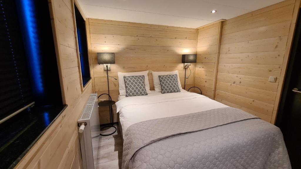 Ένα ή περισσότερα κρεβάτια σε δωμάτιο στο At the Dunes