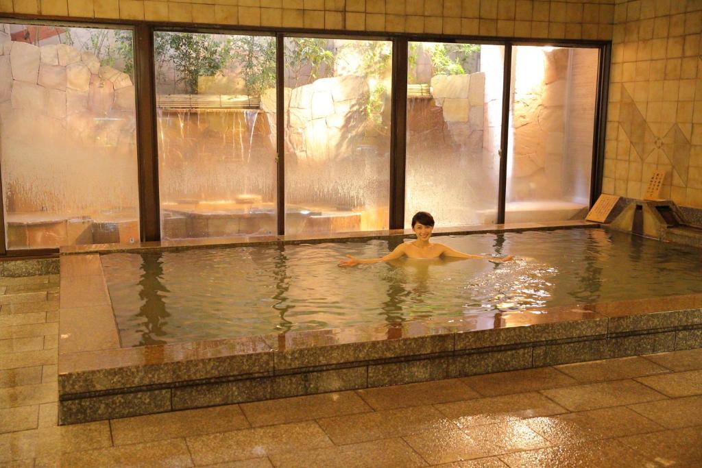 Bazén v ubytování Nagoya Crown Hotel nebo v jeho okolí