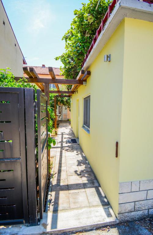 Budynek, w którym mieści się apartament