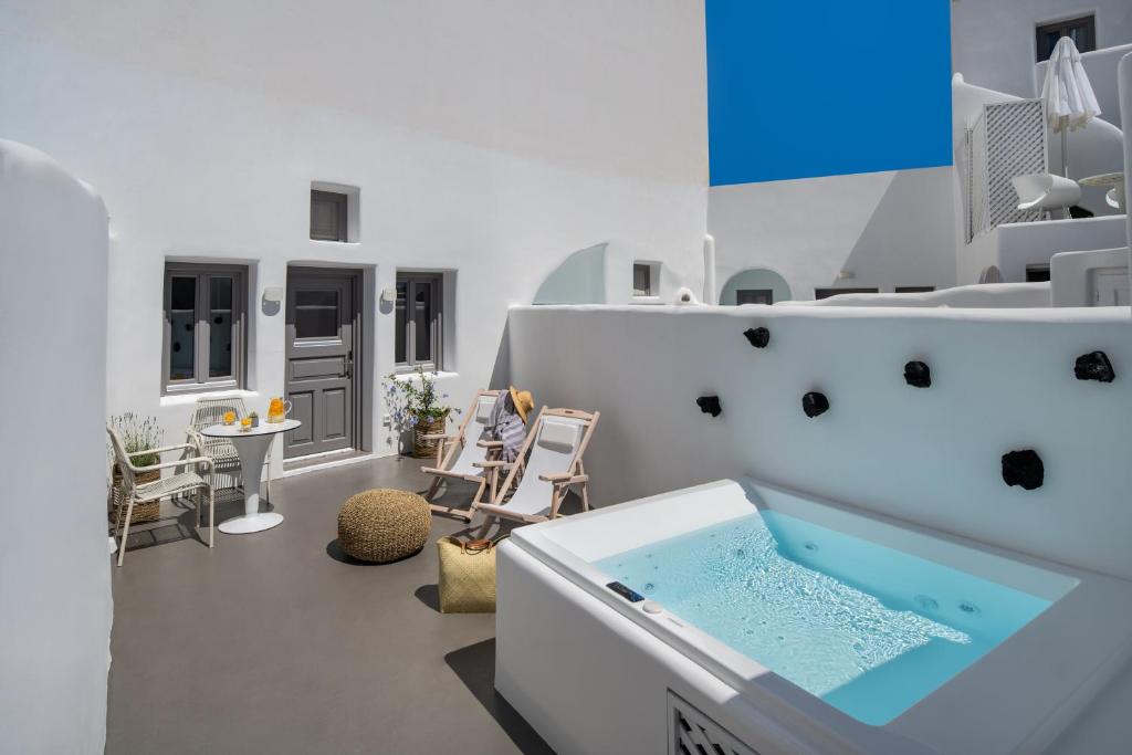 Fotografie z fotogalerie ubytování Deep in cave suites ve Fiře