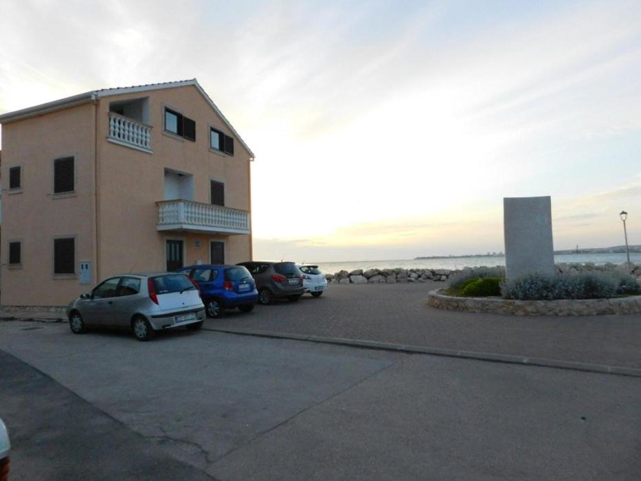 Budynek, w którym mieści się apartament