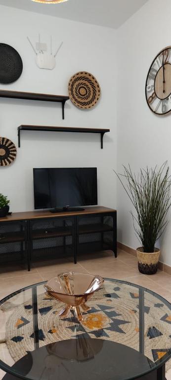 Una televisión o centro de entretenimiento en Casa Tío Luis