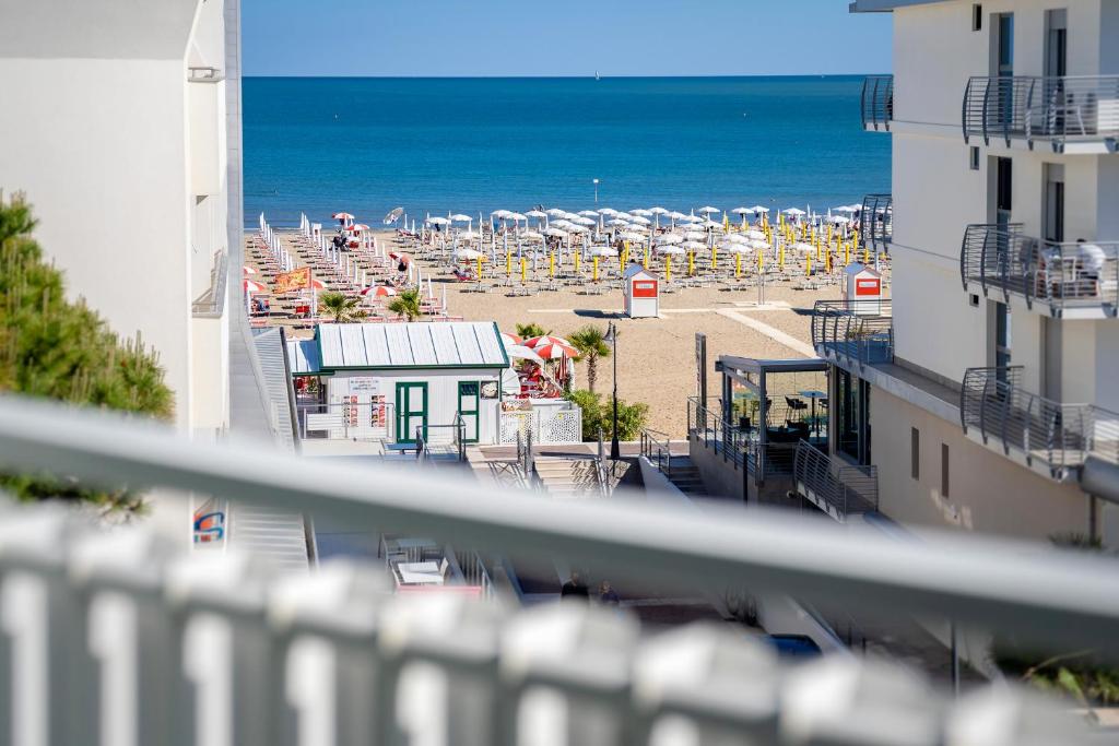 Nespecifikovaný výhled na moře nebo výhled na moře při pohledu z hotelu
