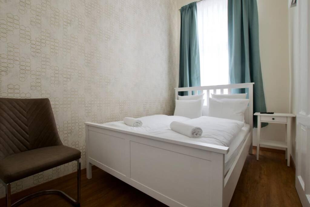 Posteľ alebo postele v izbe v ubytovaní Premium Apartment by Hi5-Vaci str. 3 bedroom (219)