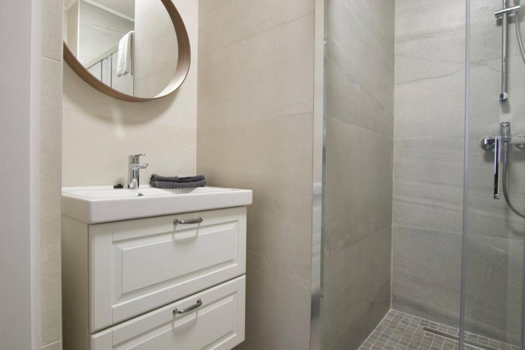 Kúpeľňa v ubytovaní Premium Apartment by Hi5-Vaci str. 3 bedroom (219)