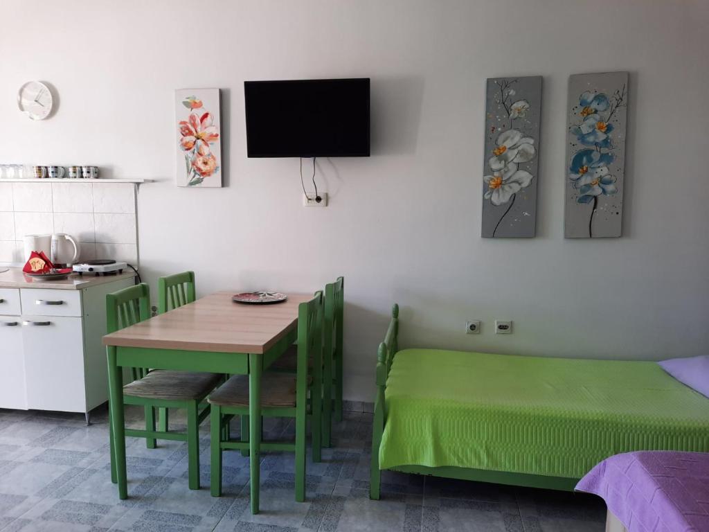 Apartments Milicevic - 4-Bed Mixed Dormitory Room